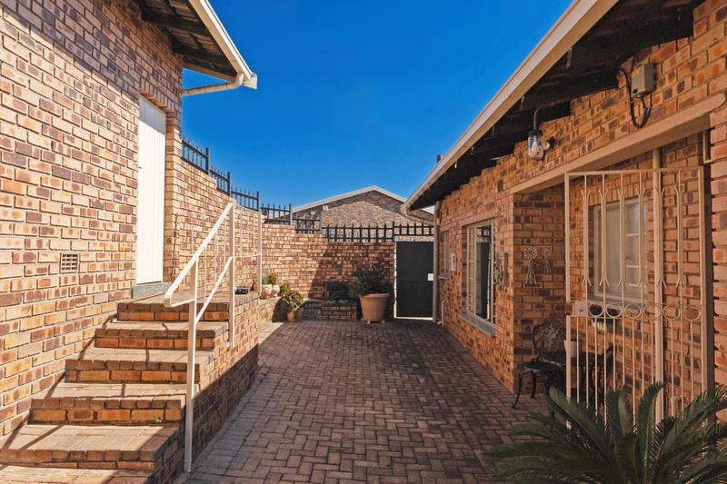 3 Bedroom Property for Sale in Rant En Dal Gauteng