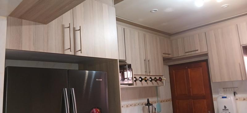 4 Bedroom Property for Sale in Clayville Gauteng