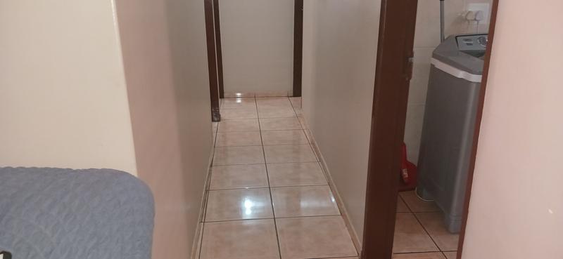 4 Bedroom Property for Sale in Clayville Gauteng