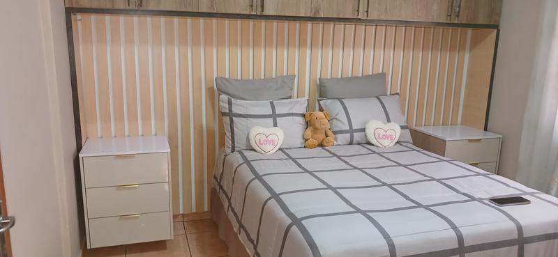 4 Bedroom Property for Sale in Clayville Gauteng