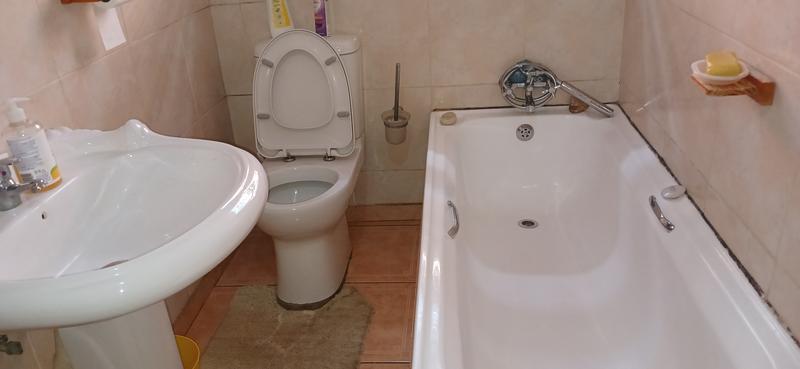 4 Bedroom Property for Sale in Clayville Gauteng