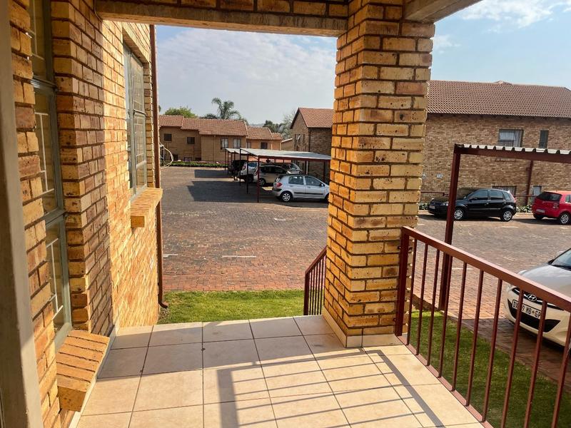 To Let 2 Bedroom Property for Rent in Roodekrans Gauteng