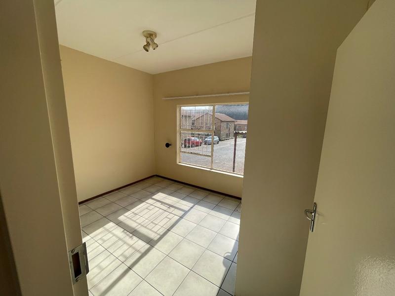 To Let 2 Bedroom Property for Rent in Roodekrans Gauteng