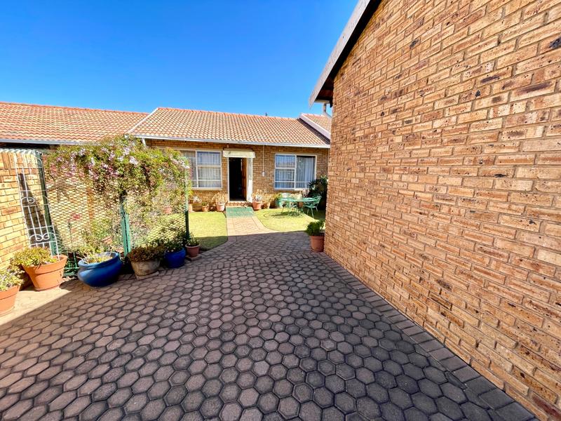 2 Bedroom Property for Sale in Krugersdorp North Gauteng
