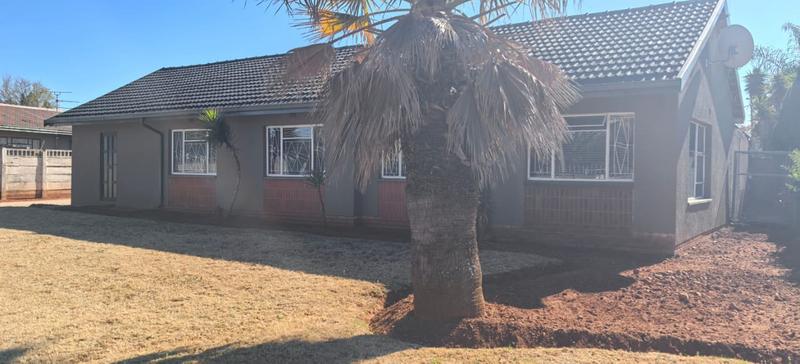 4 Bedroom Property for Sale in Witpoortjie Gauteng