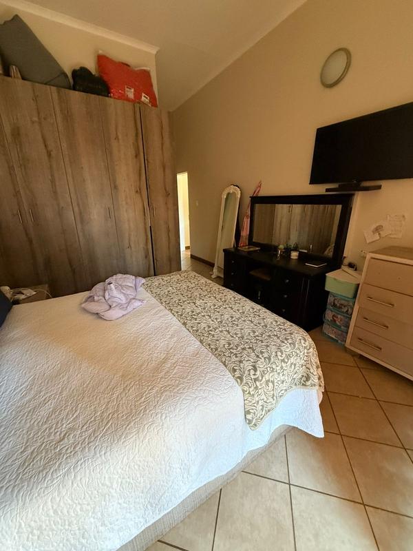 3 Bedroom Property for Sale in Die Hoewes Gauteng