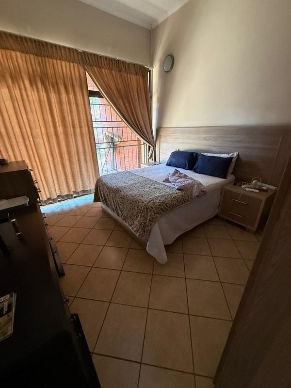 3 Bedroom Property for Sale in Die Hoewes Gauteng