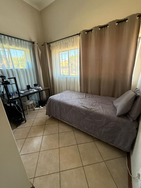 3 Bedroom Property for Sale in Die Hoewes Gauteng