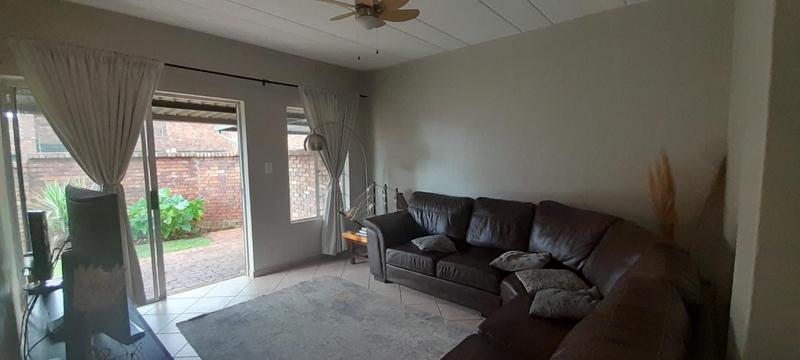 To Let 2 Bedroom Property for Rent in Rooihuiskraal North Gauteng