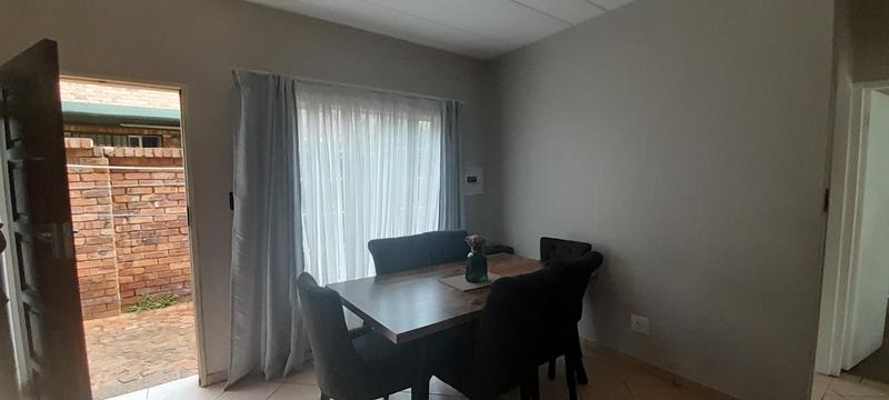 To Let 2 Bedroom Property for Rent in Rooihuiskraal North Gauteng