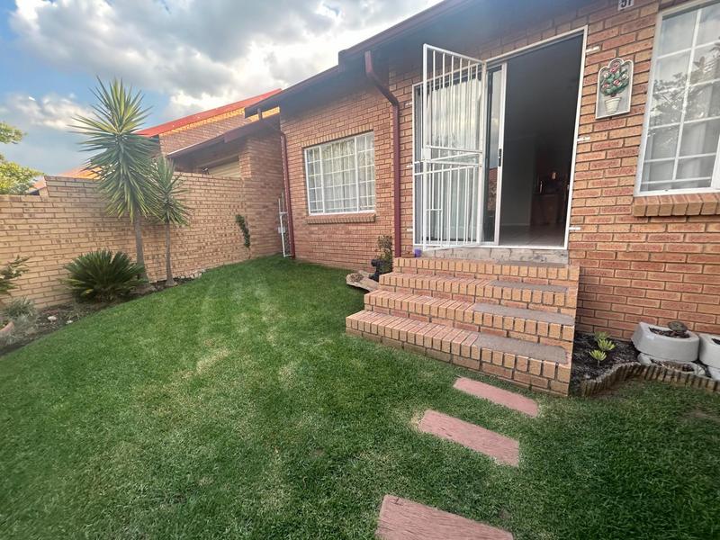 To Let 2 Bedroom Property for Rent in The Reeds Gauteng