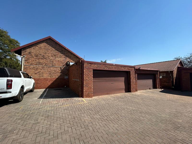 4 Bedroom Property for Sale in Eldoraigne Gauteng