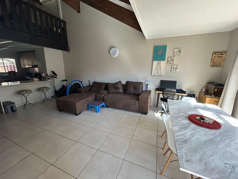 4 Bedroom Property for Sale in Eldoraigne Gauteng