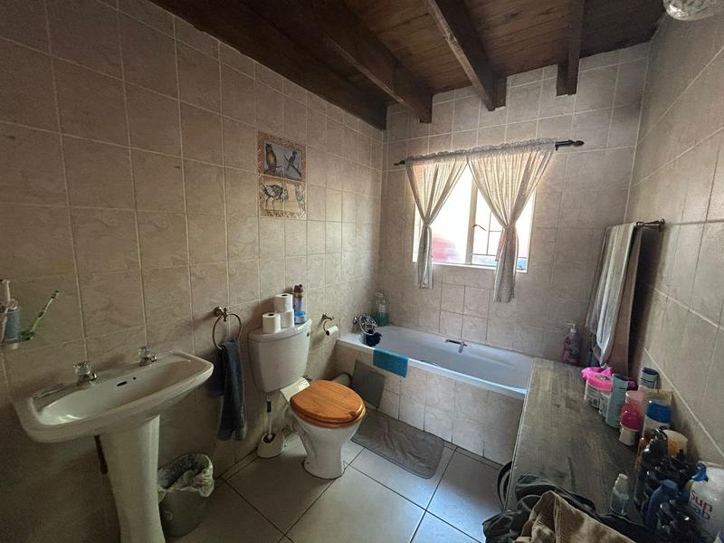 4 Bedroom Property for Sale in Eldoraigne Gauteng