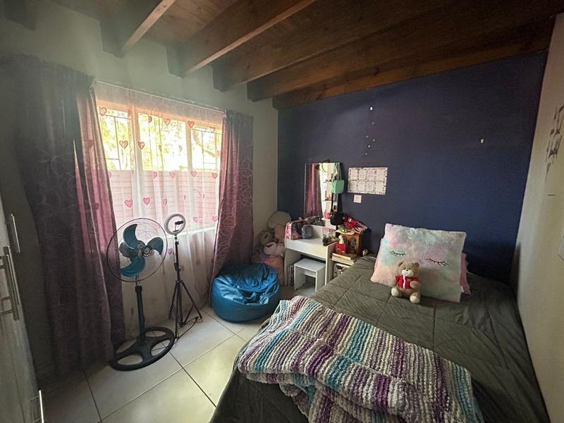 4 Bedroom Property for Sale in Eldoraigne Gauteng
