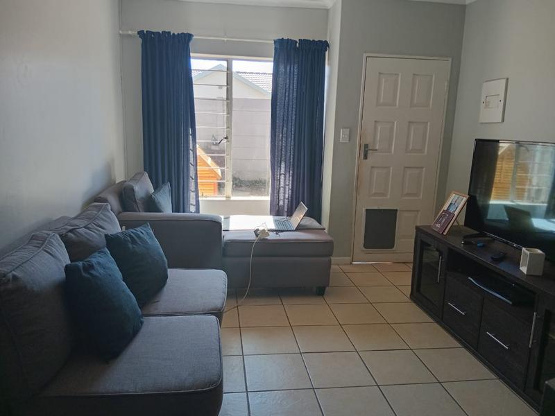 2 Bedroom Property for Sale in Rooihuiskraal North Gauteng