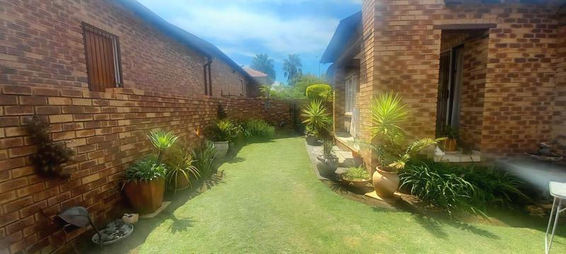 2 Bedroom Property for Sale in Amberfield Gauteng