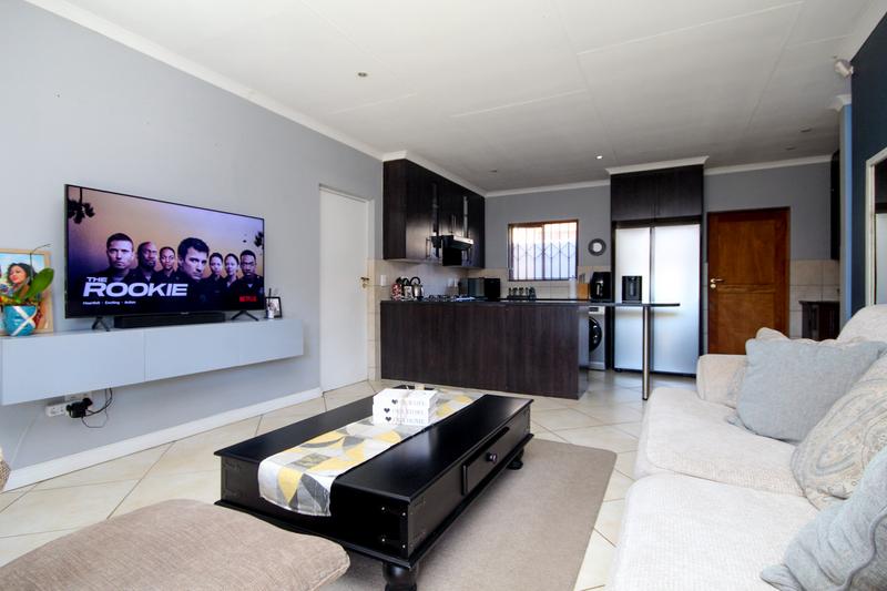2 Bedroom Property for Sale in Thatchfield Gauteng