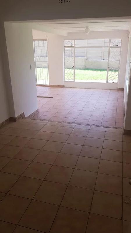 To Let 4 Bedroom Property for Rent in Randburg Central Gauteng