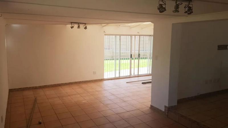 To Let 4 Bedroom Property for Rent in Randburg Central Gauteng