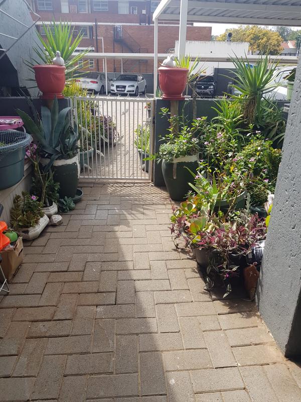 2 Bedroom Property for Sale in Randburg Central Gauteng