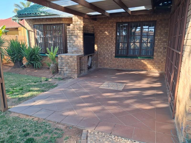 To Let 3 Bedroom Property for Rent in Moreleta Park Gauteng