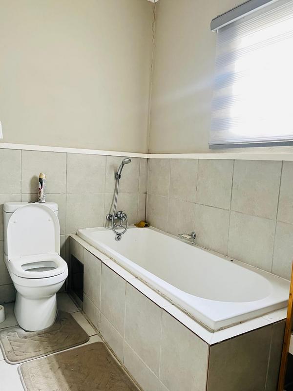 To Let 2 Bedroom Property for Rent in South Hills Gauteng