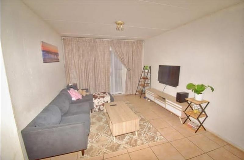 2 Bedroom Property for Sale in Klippoortje Gauteng
