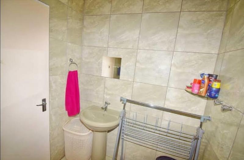 2 Bedroom Property for Sale in Klippoortje Gauteng