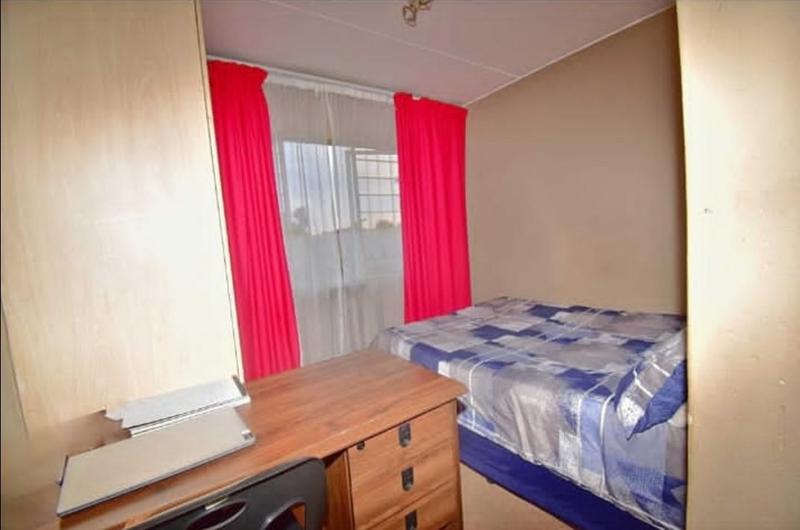2 Bedroom Property for Sale in Klippoortje Gauteng