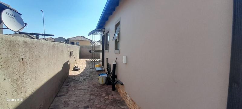 2 Bedroom Property for Sale in Crystal Park Gauteng