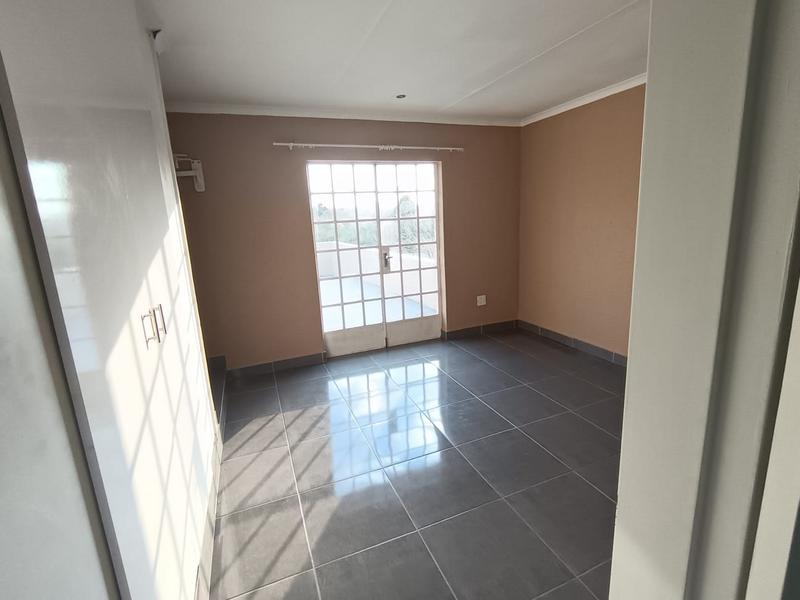 To Let 4 Bedroom Property for Rent in Bramley Gauteng