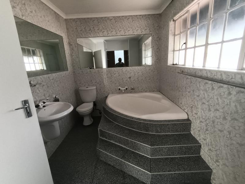 To Let 4 Bedroom Property for Rent in Bramley Gauteng