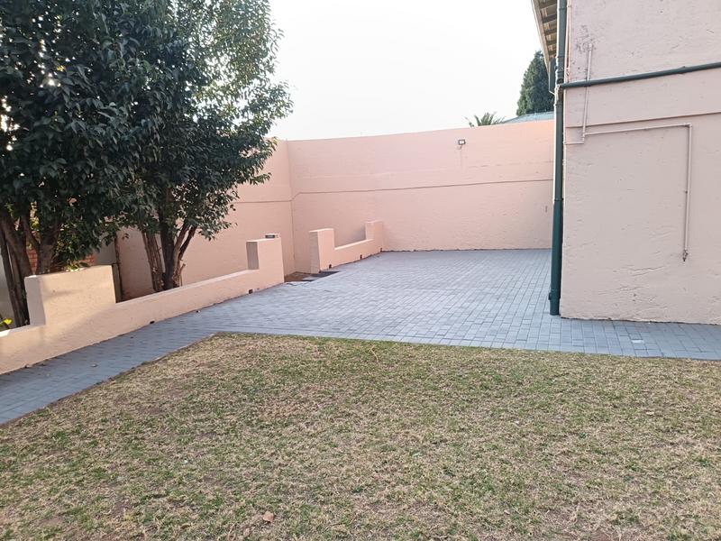 To Let 4 Bedroom Property for Rent in Bramley Gauteng