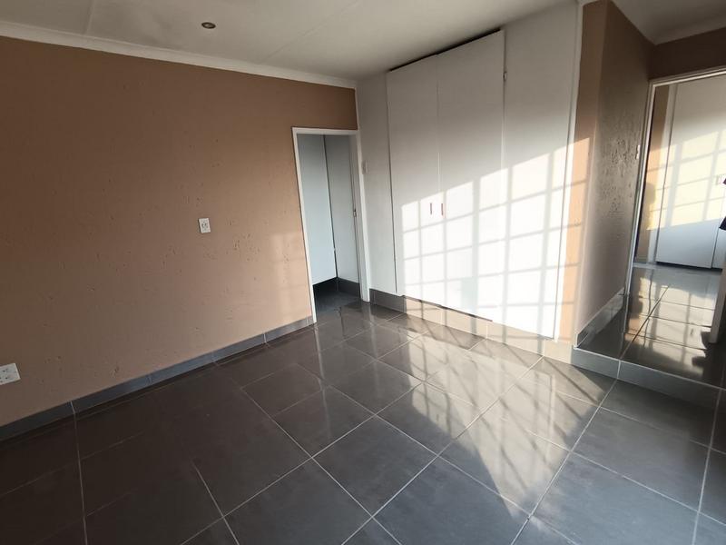 To Let 4 Bedroom Property for Rent in Bramley Gauteng