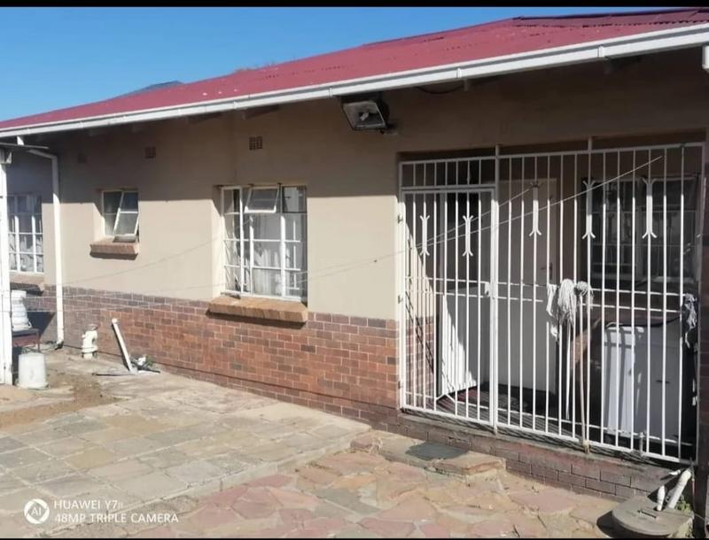 To Let 3 Bedroom Property for Rent in West Turffontein Gauteng