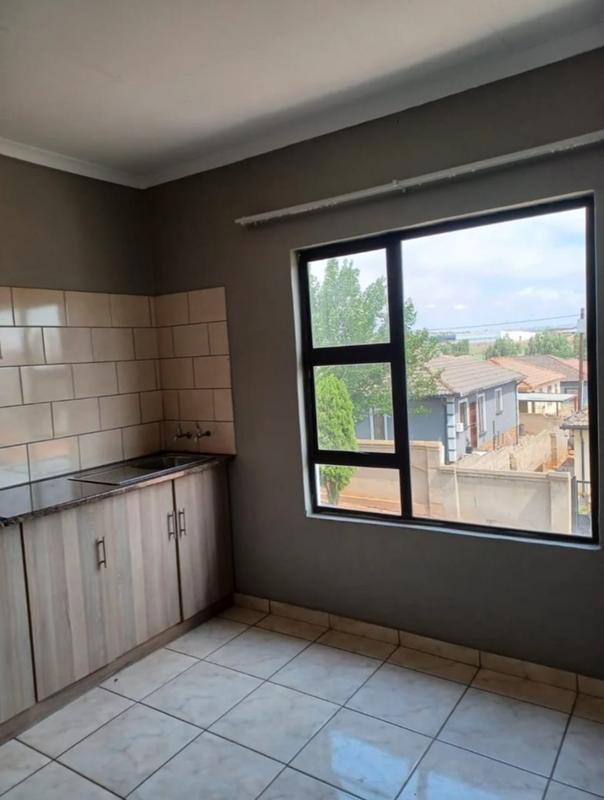 To Let 1 Bedroom Property for Rent in Clayville Gauteng