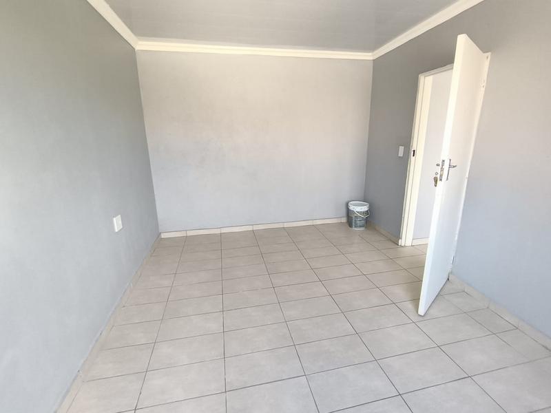 To Let 1 Bedroom Property for Rent in Bloubosrand Gauteng