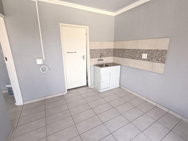 To Let 1 Bedroom Property for Rent in Bloubosrand Gauteng