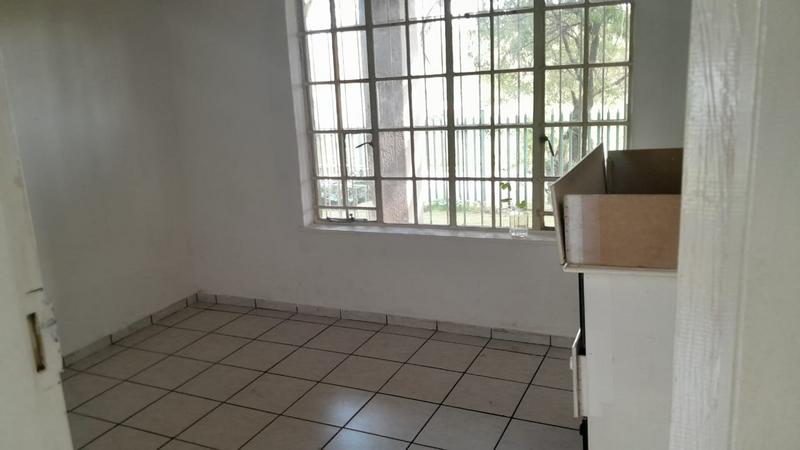 To Let 7 Bedroom Property for Rent in Discovery Gauteng