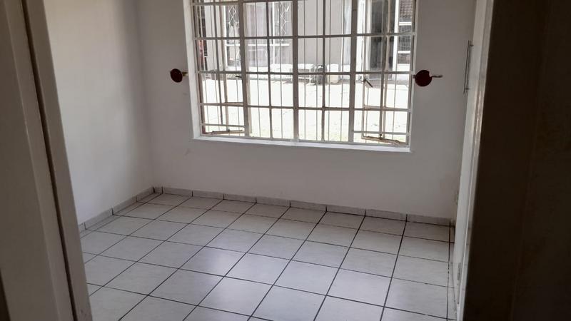 To Let 7 Bedroom Property for Rent in Discovery Gauteng