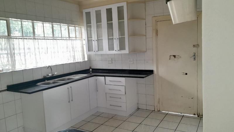 To Let 7 Bedroom Property for Rent in Discovery Gauteng