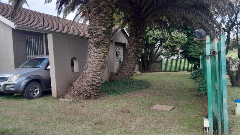 To Let 7 Bedroom Property for Rent in Discovery Gauteng
