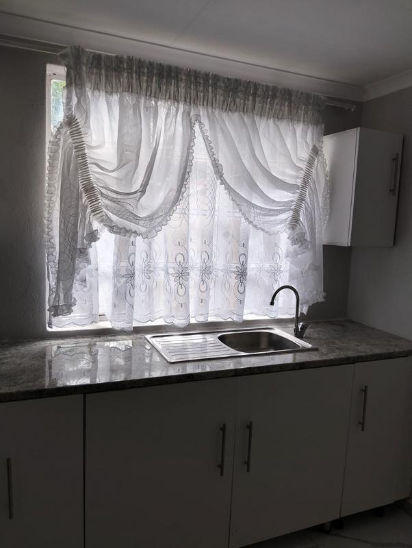 To Let 1 Bedroom Property for Rent in Gezina Gauteng