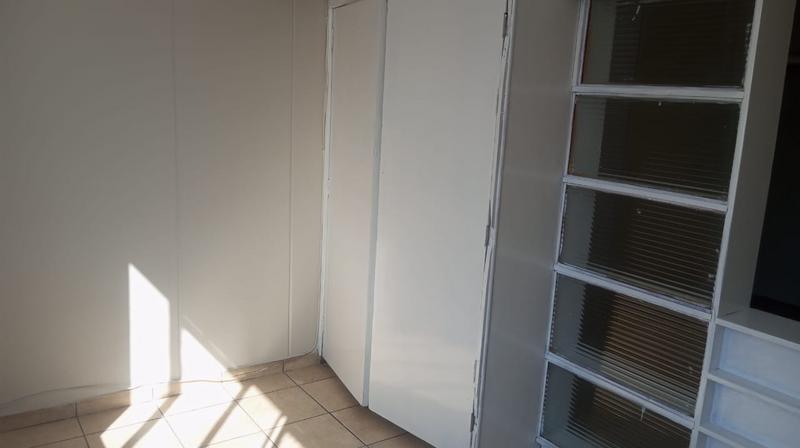 To Let 1 Bedroom Property for Rent in Sunnyside Gauteng