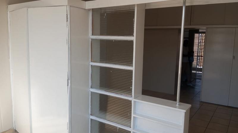 To Let 1 Bedroom Property for Rent in Sunnyside Gauteng
