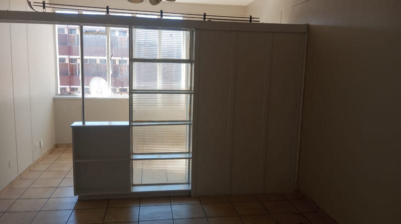 To Let 1 Bedroom Property for Rent in Sunnyside Gauteng