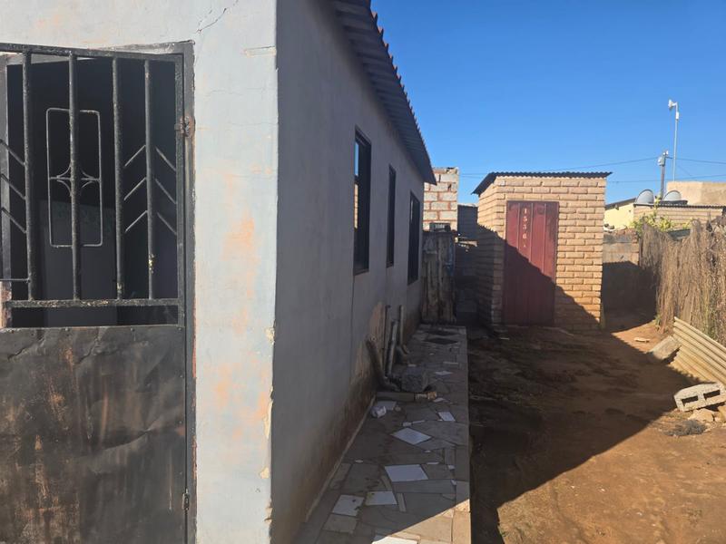 2 Bedroom Property for Sale in Zonkezizwe Gauteng
