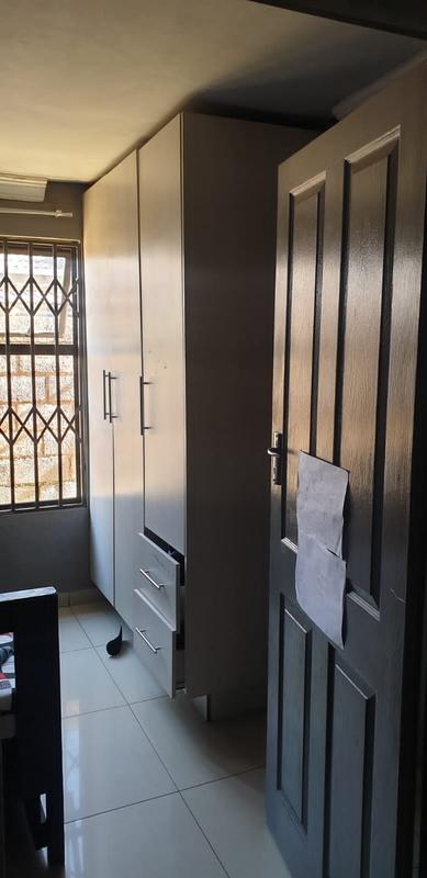 4 Bedroom Property for Sale in Protea Glen Gauteng