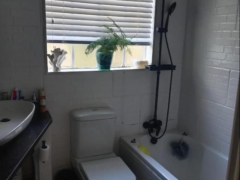 2 Bedroom Property for Sale in Erasmuskloof Gauteng